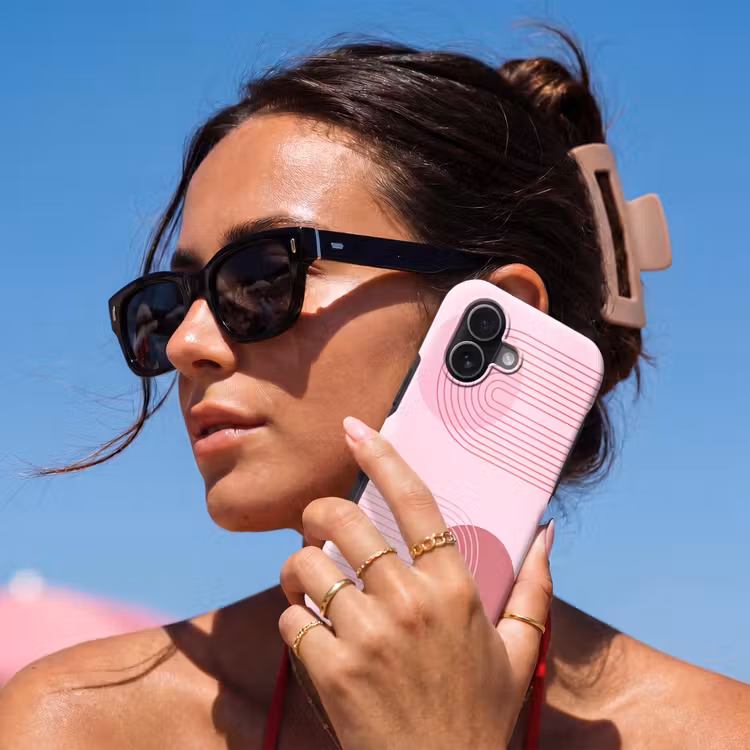 Vormen - Lijnen - Minimalistisch - Roze Toughcase MagSafe Apple iPhone 17 klein -Sfeer2V