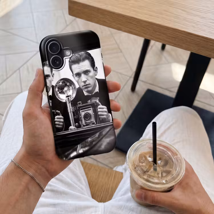 Fotograaf - Camera - Vintage - Journalistiek - Zwart-wit Toughcase MagSafe Apple iPhone 17 klein -Sfeer1M