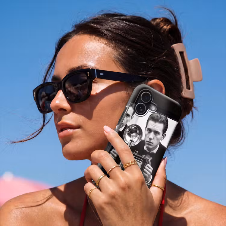 Fotograaf - Camera - Vintage - Journalistiek - Zwart-wit Toughcase MagSafe Apple iPhone 17 klein -Sfeer2V