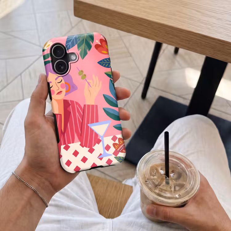 Vrouw - Cocktail - Bloemen - Modern - Roze Toughcase MagSafe Apple iPhone 17 klein -Sfeer1M