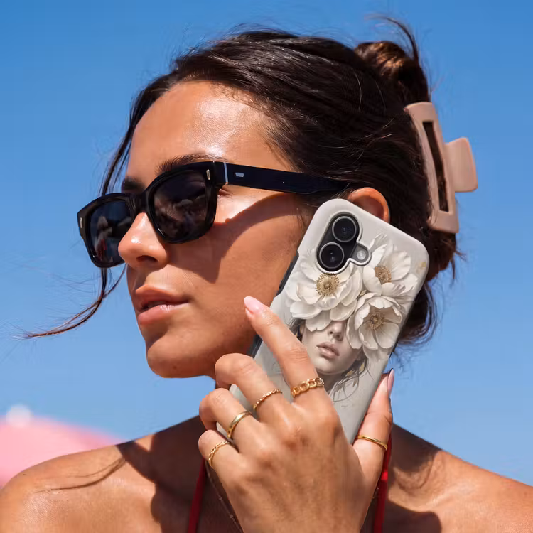 Vrouw - Pioenroos - Wit Toughcase MagSafe Apple iPhone 17 klein -Sfeer2V