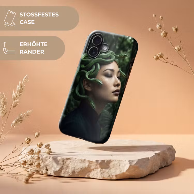 Vrouw - Slang - Natuur - Mystiek - Groen Toughcase MagSafe Apple iPhone 17 klein -USP_RandenV_DE