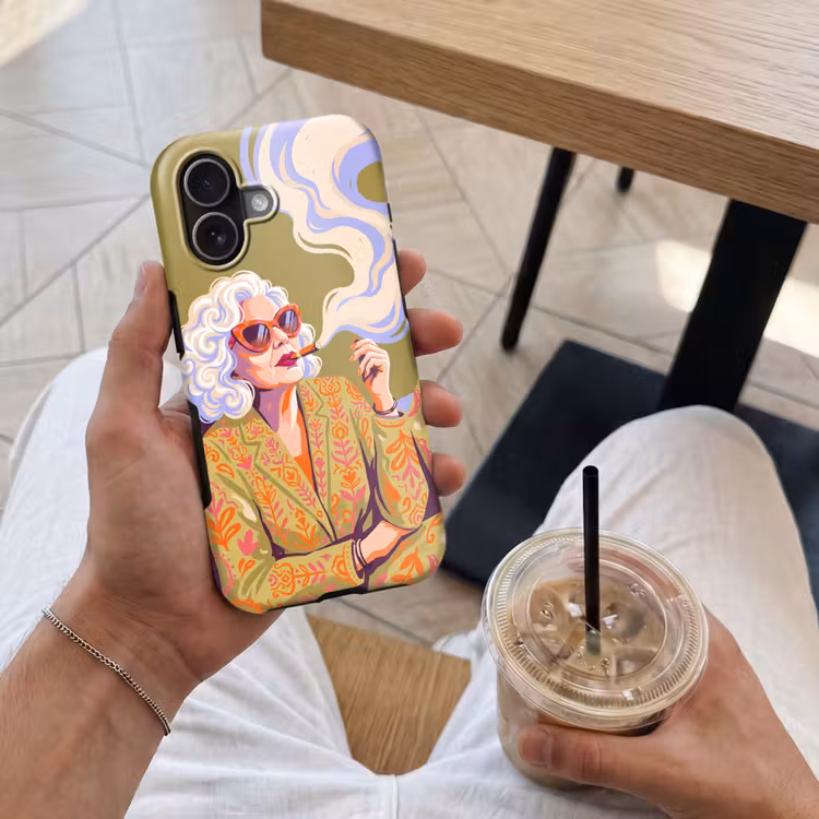 Vrouw - Zonnebril - Portret - Modern - Kleurrijk Toughcase MagSafe Apple iPhone 17 klein -Sfeer1M