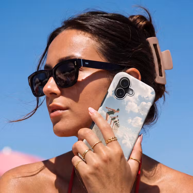 Handyhülle Toughcase - Frauen – Tauchhaltung – Wolken - Vrouwen - Duikhouding - Wolken Toughcase MagSafe Apple iPhone 17 klein