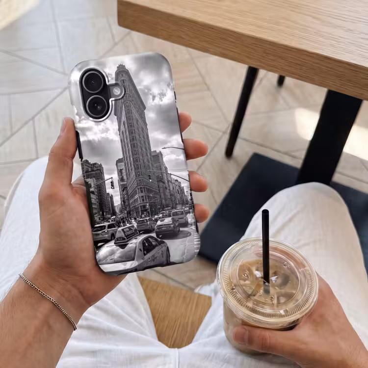 Gebouw - Hoogbouw - Stad - Architectuur - Zwart-wit Toughcase MagSafe Apple iPhone 17 klein -Sfeer1M