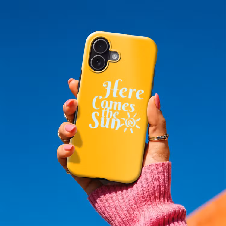 Geel - Blauw - Here comes the sun Toughcase MagSafe Apple iPhone 17 klein -Sfeer1V