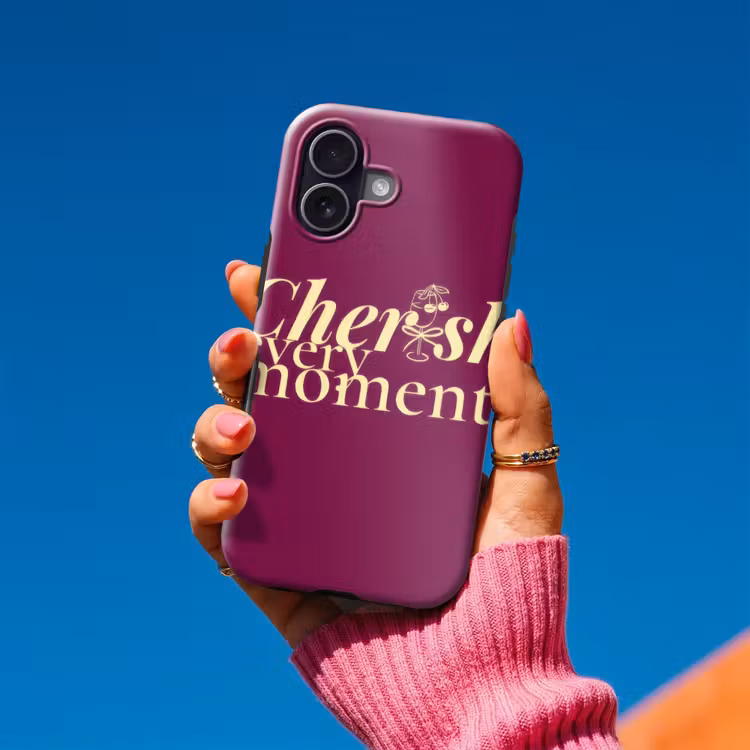 Cherish every moment - Cocktailglas - Bordeaux Toughcase MagSafe Apple iPhone 17 klein -Sfeer1V