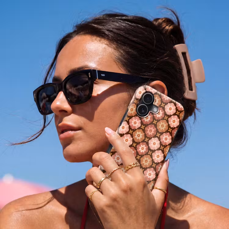 Geometrisch - Bloemen - Kleurrijk Toughcase MagSafe Apple iPhone 17 klein 1017 -Sfeer2V