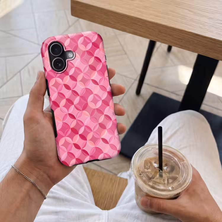 Geometrisch - Mozaïek - Modern - Roze Toughcase MagSafe Apple iPhone 17 klein 1017 -Sfeer1M