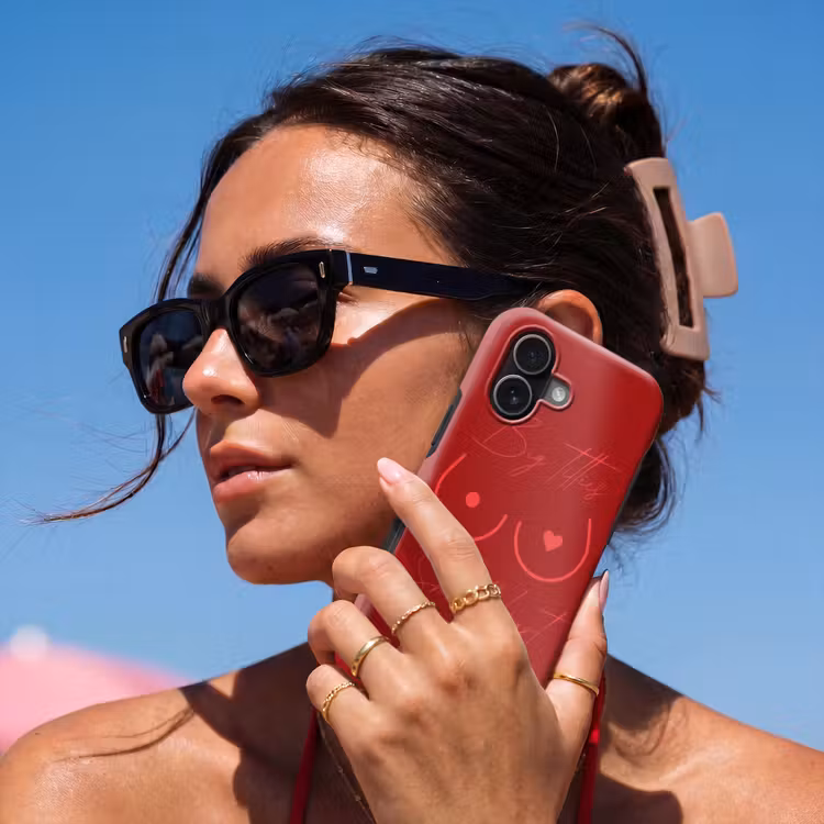 Big titties small heart - Rood - Hart Toughcase MagSafe Apple iPhone 17 klein -Sfeer2V