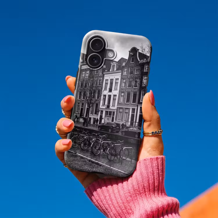 Huis - Gracht - Amsterdam - Architectuur - Zwart-wit Toughcase MagSafe Apple iPhone 17 klein -Sfeer1V