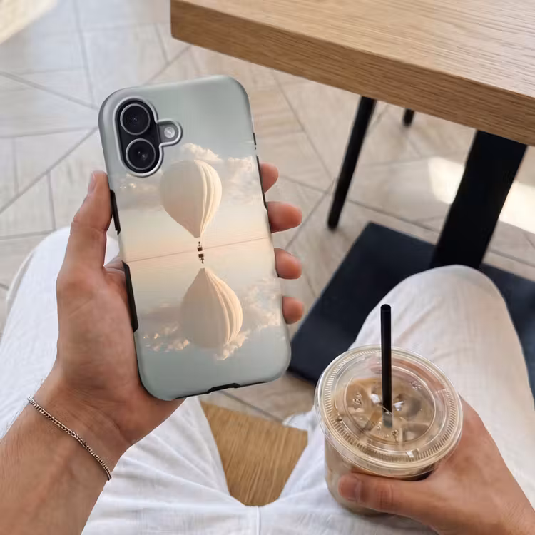 Luchtballon - Wolken - Water - Blauw Toughcase MagSafe Apple iPhone 17 klein -Sfeer1M