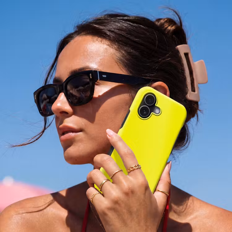 Bright - Canary - Geel Toughcase MagSafe Apple iPhone 17 klein 1017 -Sfeer2V