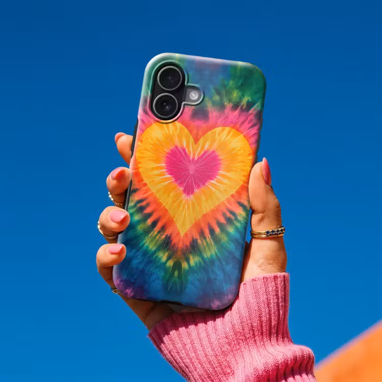 Hart - Tie Dye - Kleurrijk Toughcase MagSafe Apple iPhone 17 klein -Sfeer1V