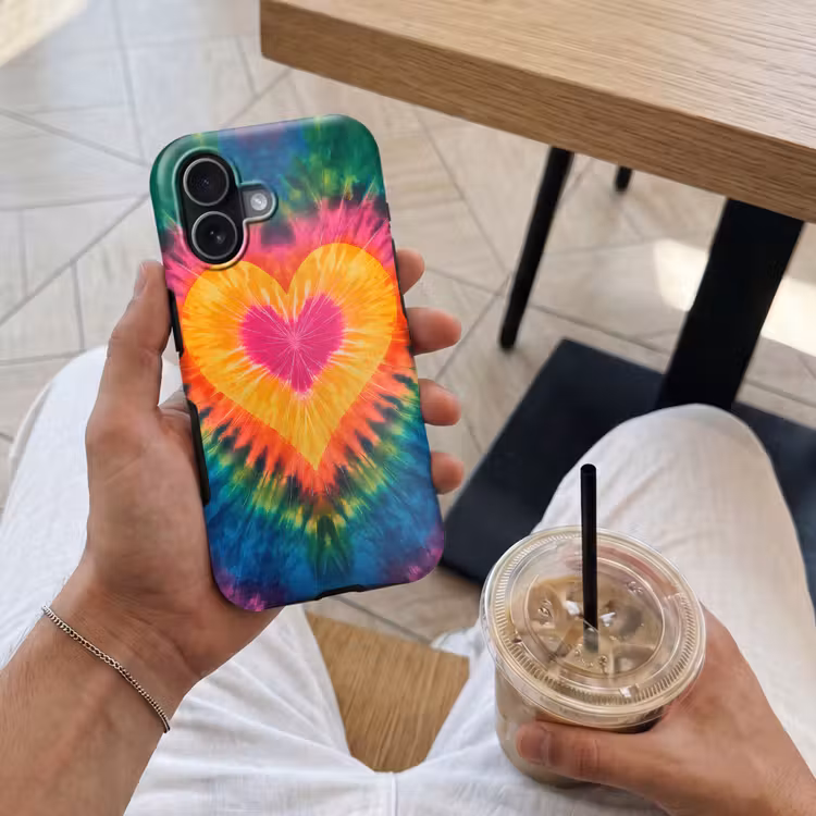 Hart - Tie Dye - Kleurrijk Toughcase MagSafe Apple iPhone 17 klein -Sfeer1M