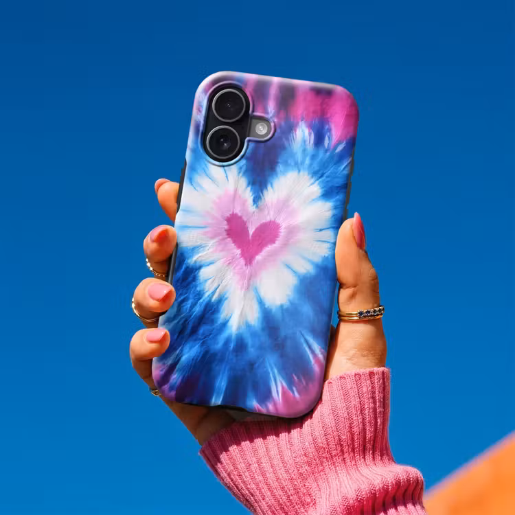 Hartvormig - Tie dye - Paars Toughcase MagSafe Apple iPhone 17 klein -Sfeer1V