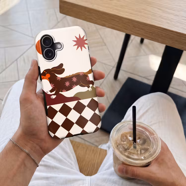 Hond - Abstract - Dieren - Modern - Bruin Toughcase MagSafe Apple iPhone 17 klein -Sfeer1M