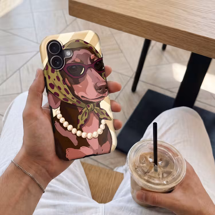 Hond - Zonnebril - Hoofddoek - Dieren - Modern Toughcase MagSafe Apple iPhone 17 klein -Sfeer1M
