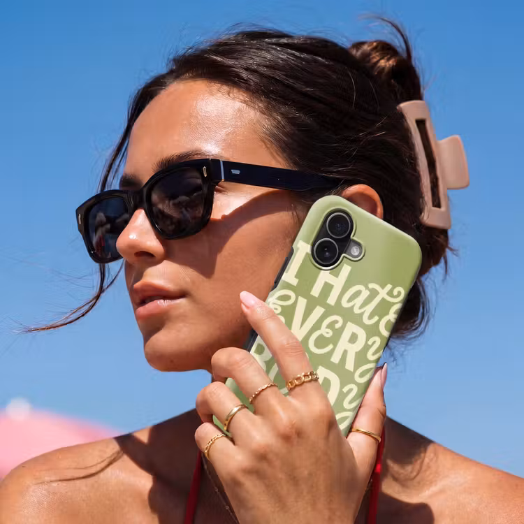 I hate everybody - Groen - Retro Toughcase MagSafe Apple iPhone 17 klein -Sfeer2V