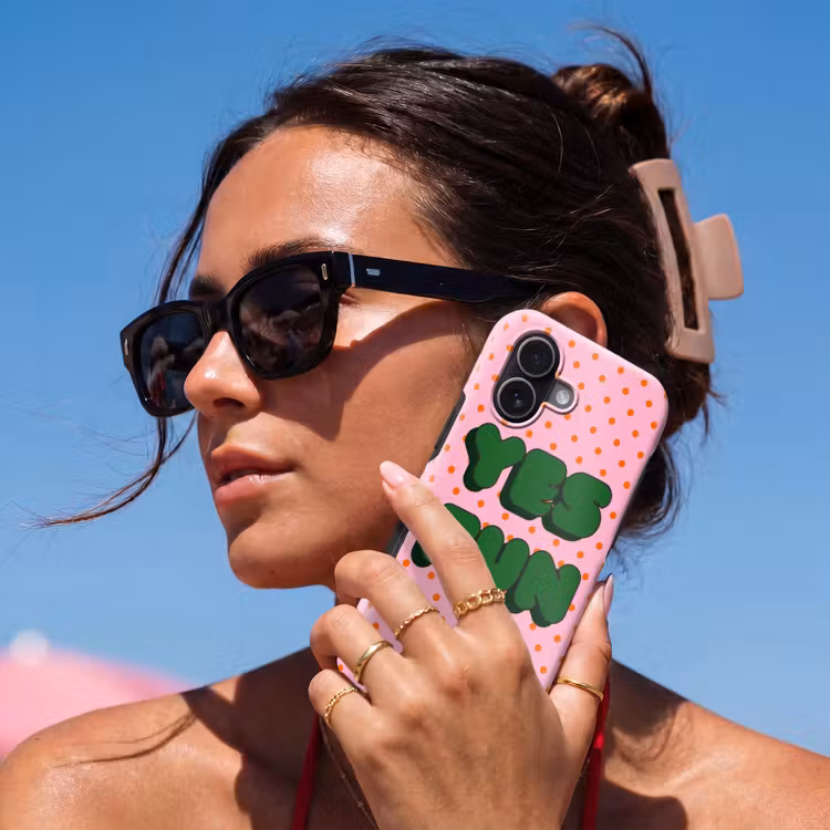 Yes fun - Groen - Roze - Stippen Toughcase MagSafe Apple iPhone 17 klein -Sfeer2V