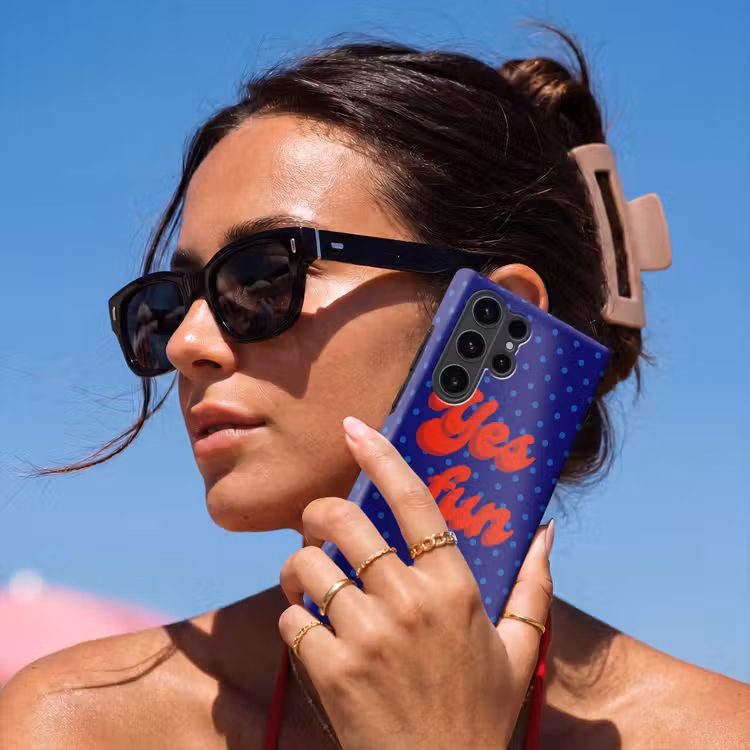 Yes fun - Rood - Blauw - Stippen Toughcase Samsung Galaxy S23 Ultra klein -atmosphere_Sfeer2V_global