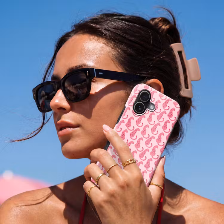 Kat - Gevlekt - Dieren - Patroon - Roze Toughcase MagSafe Apple iPhone 17 klein -Sfeer2V