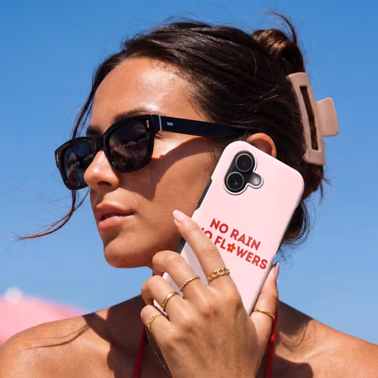 No rain no flowers - Minimalistisch - Roze - Bloem Toughcase MagSafe Apple iPhone 17 klein -Sfeer2V