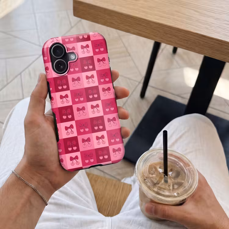 Kersen - Strikjes - Speels - Roze - Bordeaux Toughcase MagSafe Apple iPhone 17 klein 1017 -Sfeer1M