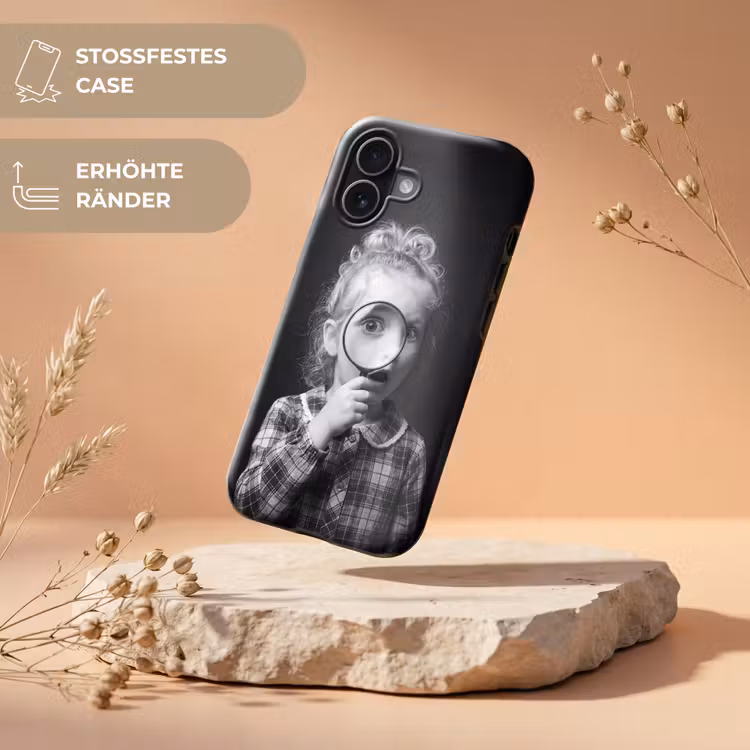 Kind - Vergrootglas - Portret - Zwart-wit Toughcase MagSafe Apple iPhone 17 klein -USP_RandenV_DE