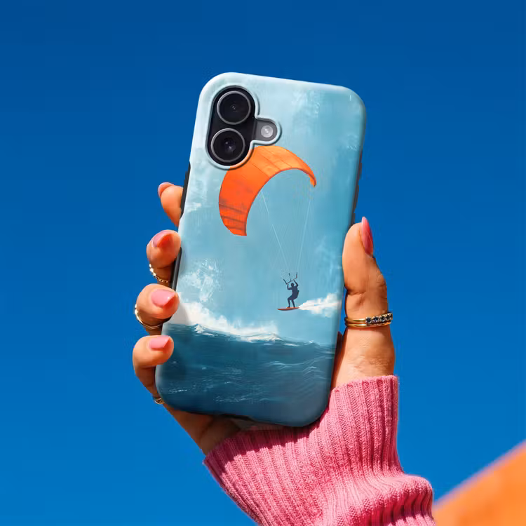 Kitesurfer - Oranje - Zee - Lucht Toughcase MagSafe Apple iPhone 17 klein -Sfeer1V