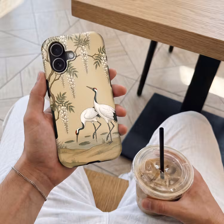 Kraanvogels - Water - Beige Toughcase MagSafe Apple iPhone 17 klein -Sfeer1M