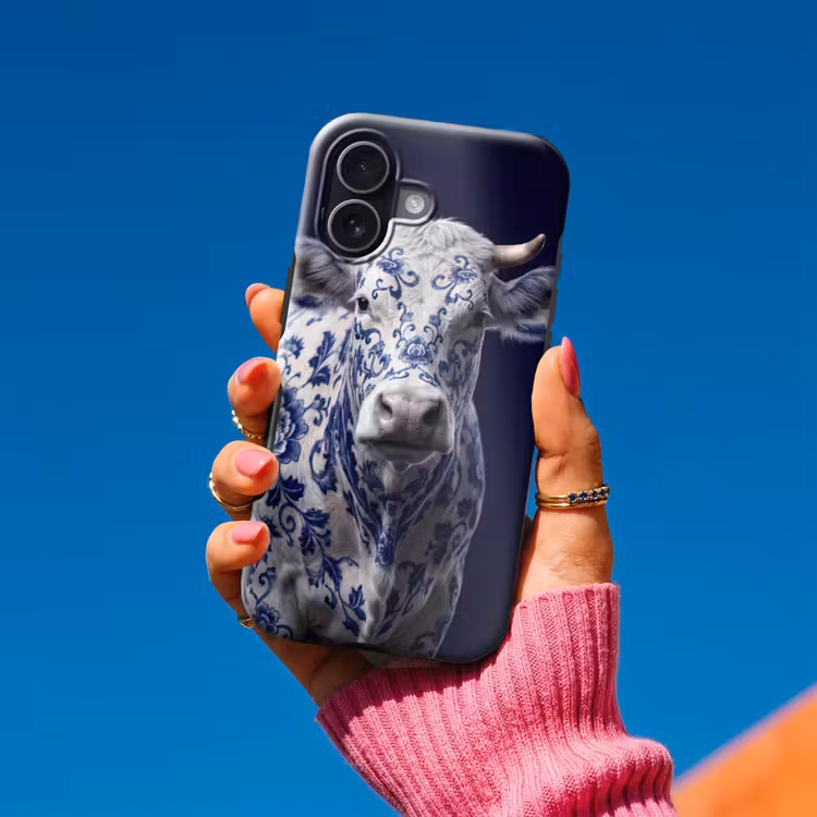 Koe - Delfts - Blauw - Artistiek Toughcase MagSafe Apple iPhone 17 klein -Sfeer1V