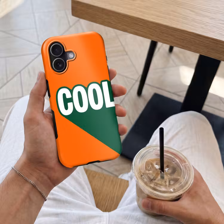 Cool - Oranje - Groen Toughcase MagSafe Apple iPhone 17 klein -Sfeer1M