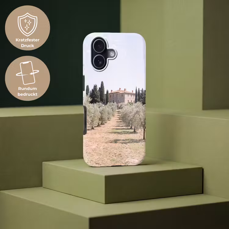 Handyhülle Toughcase - Landhaus – Olivenbaum – Obstgarten - Landhuis - olijfboom - gaard Toughcase MagSafe Apple iPhone 17 klein