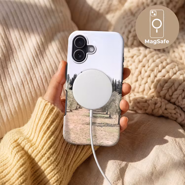Handyhülle Toughcase - Landhaus – Olivenbaum – Obstgarten - Landhuis - olijfboom - gaard Toughcase MagSafe Apple iPhone 17 klein