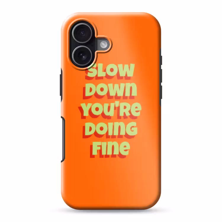 Slow down you're doing fine - Oranje - Simple Toughcase MagSafe Apple iPhone 17 klein -3d