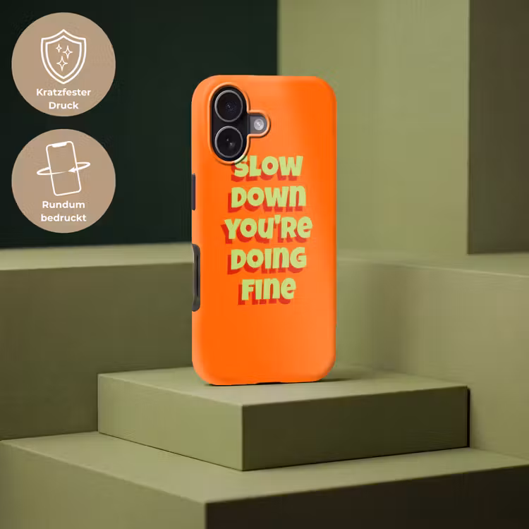 Slow down you're doing fine - Oranje - Simple Toughcase MagSafe Apple iPhone 17 klein -USP_PrintM_DE