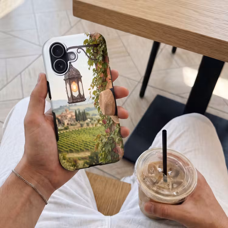 Lantaarn - Wijngaard - Landschap - Italiaans Toughcase MagSafe Apple iPhone 17 klein -Sfeer1M