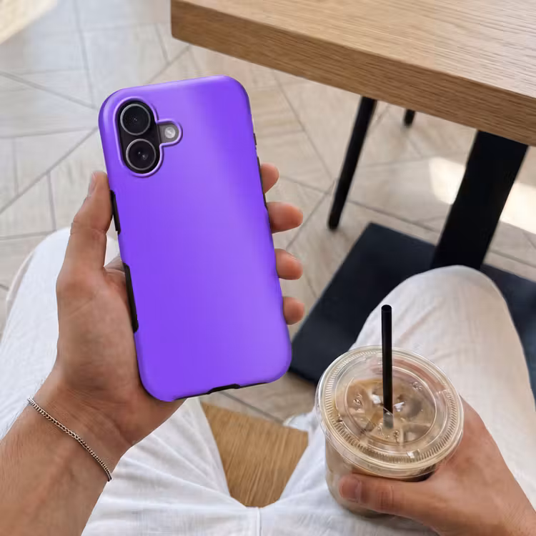 Vivid - Violet - Paars Toughcase MagSafe Apple iPhone 17 klein 1017 -Sfeer1M