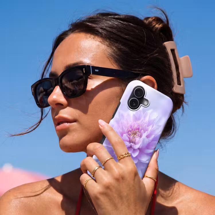 Paars - Dahlia - Dromerig Toughcase MagSafe Apple iPhone 17 klein -Sfeer2V