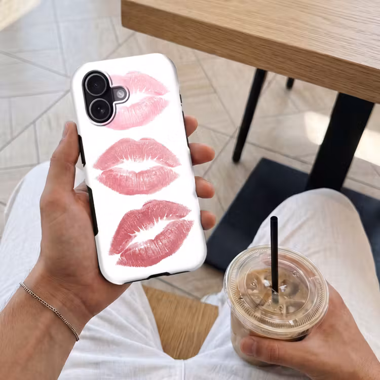 Lippen - Kusafdruk - Roze - Modern - Abstract Toughcase MagSafe Apple iPhone 17 klein -Sfeer1M