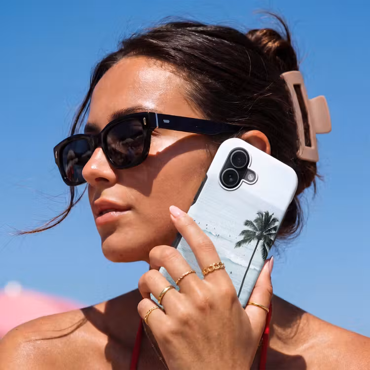 Oceaan - Palmbomen - Surfers Toughcase MagSafe Apple iPhone 17 klein -Sfeer2V