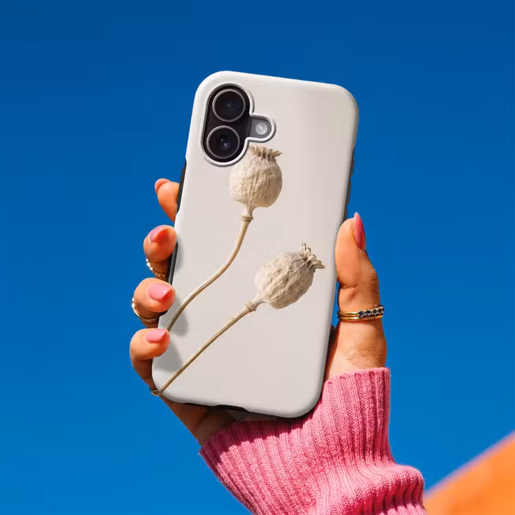 Papaverbollen - Droogbloemen - Minimalistisch - Beige - Rustig Toughcase MagSafe Apple iPhone 17 klein -Sfeer1V