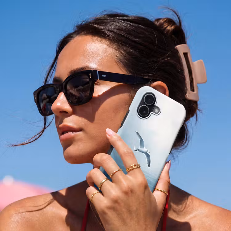 Meeuw - Wit - Zee - Mistig Toughcase MagSafe Apple iPhone 17 klein -Sfeer2V