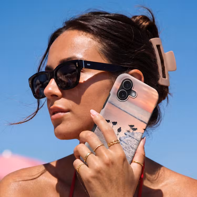 Meeuwen - Strand - Zee - Roze Toughcase MagSafe Apple iPhone 17 klein -Sfeer2V