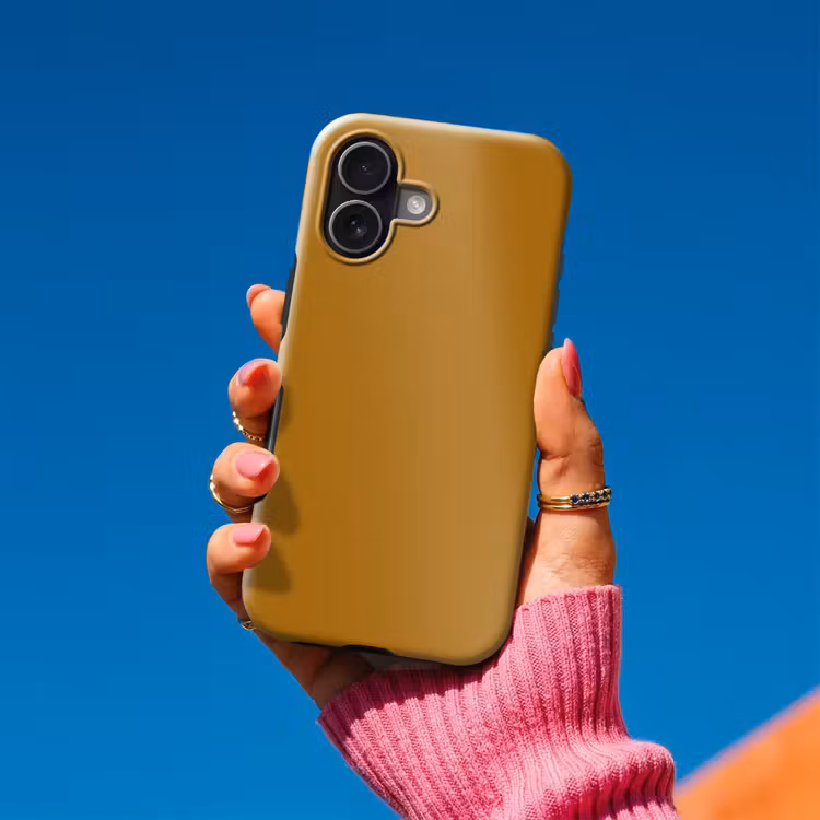 Ocre - Gold - Geel Toughcase MagSafe Apple iPhone 17 klein 1017 -Sfeer1V