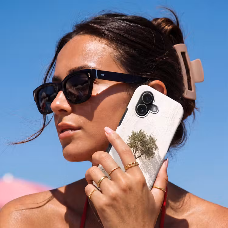 Handyhülle Toughcase - Olivenbaum – Wand – weiß - Olijfboom - muur - wit Toughcase MagSafe Apple iPhone 17 klein