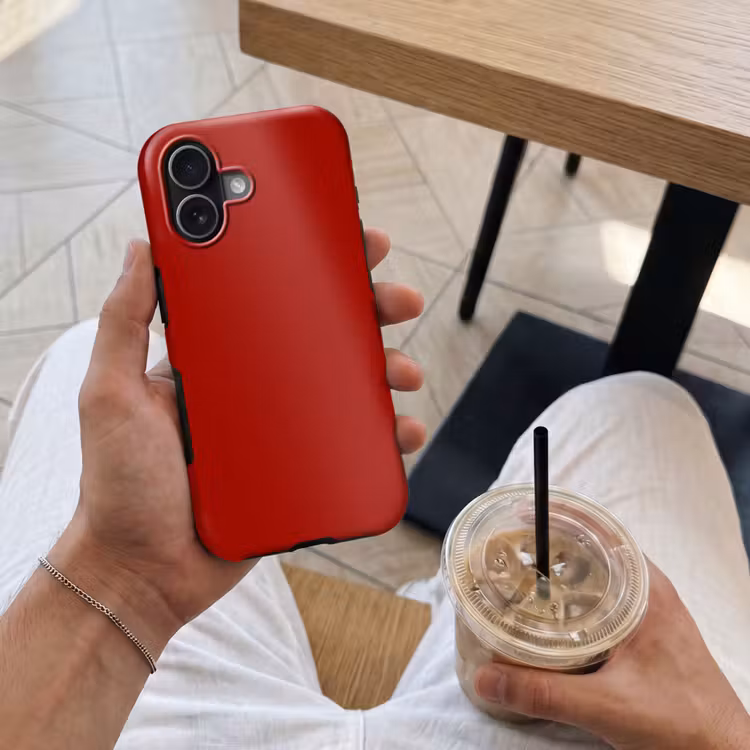 Oxblood - Maroon - Rood Toughcase MagSafe Apple iPhone 17 klein 1017 -Sfeer1M