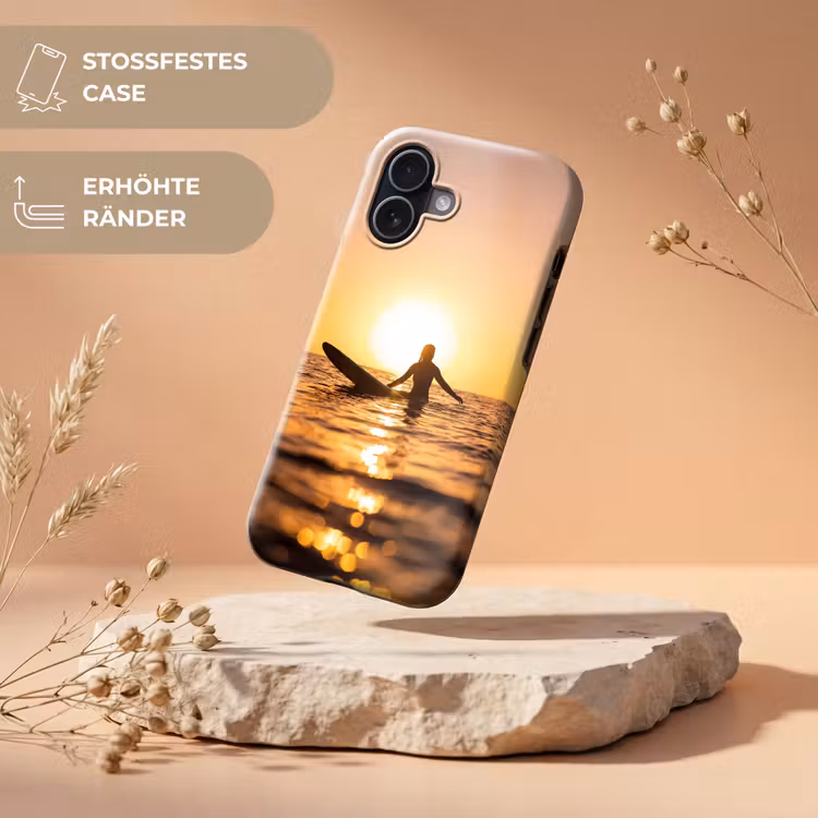 Persoon - Surfen - Zonsondergang - Zee - Oranje Toughcase MagSafe Apple iPhone 17 klein -USP_RandenV_DE