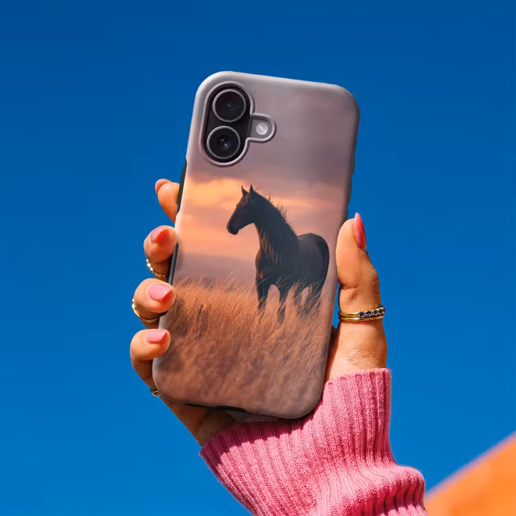 Paard - Wolken - Open veld Toughcase MagSafe Apple iPhone 17 klein -Sfeer1V